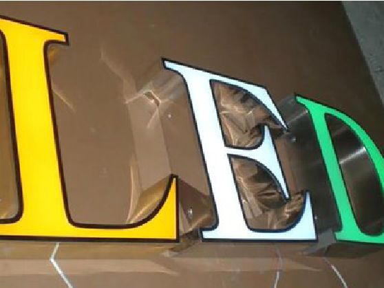 简阳介绍LED招牌的基础知识。